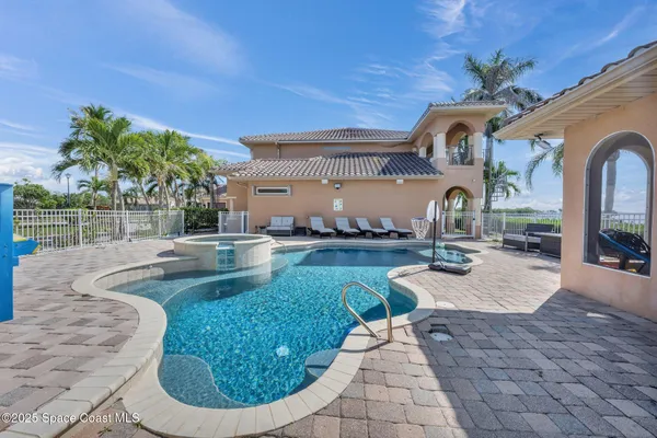 $3,200,000 | 7 Cove View Court, Cocoa Beach, FL 32931