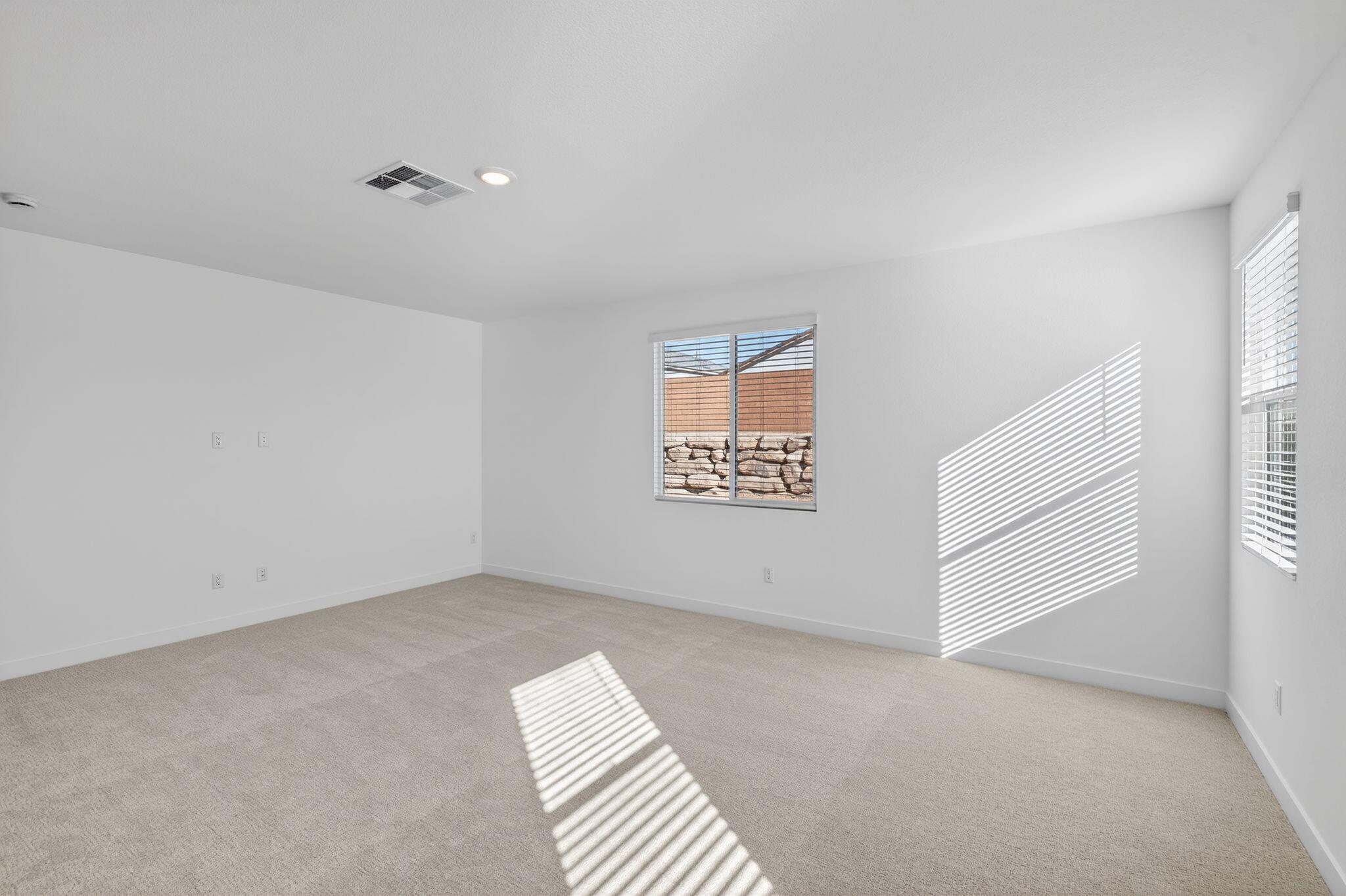 3028 West Orco Lane St. George, UT 84770 - Photo 12 of 32 10_3028_W_Orco_Ln_St_George_UT_84770-Liv