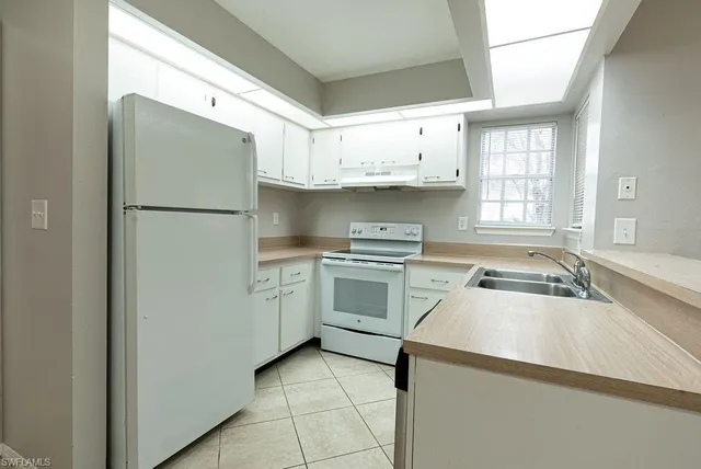 $1,850 | 2045 Rookery Bay Drive, Unit 1901, Naples, FL 34114