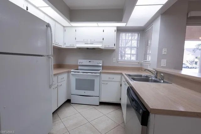 $1,850 | 2045 Rookery Bay Drive, Unit 1901, Naples, FL 34114