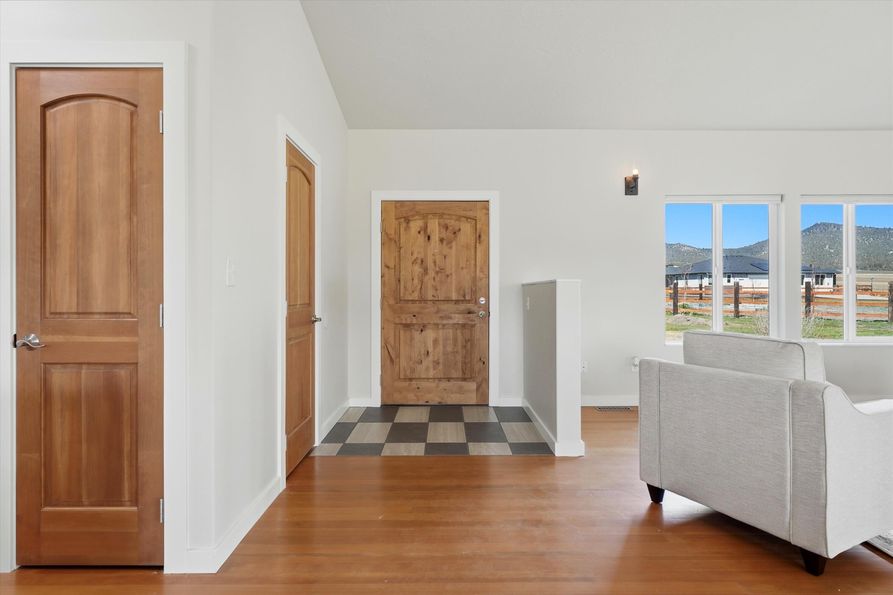 8905 Northwest Elizabeth Way Prineville, OR 97754 - Photo 7 of 45 11-2875652_8905_nw_elizabeth_way_-_sonya