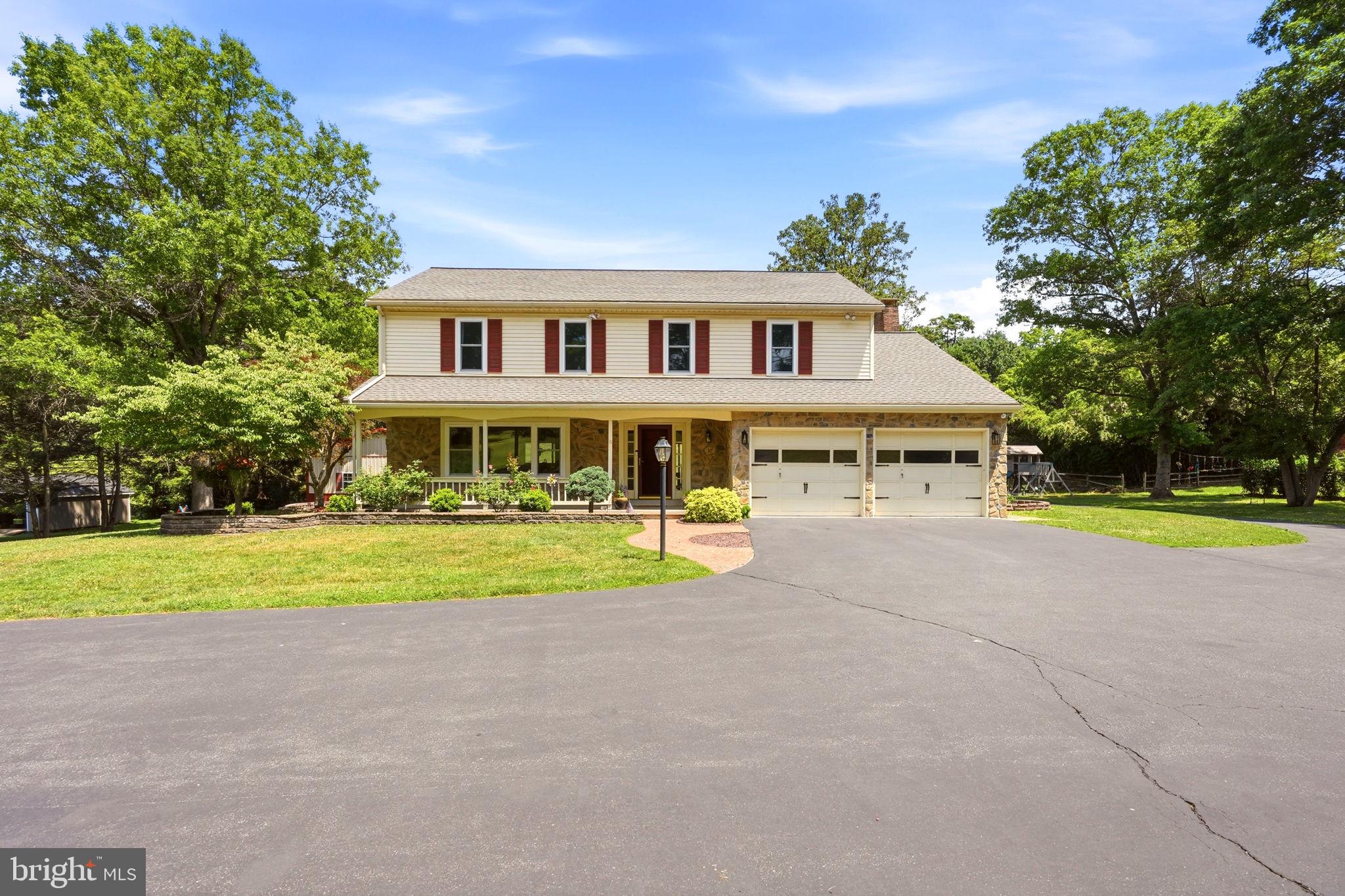 194 Meadow Glen Lane Reading, PA 19607 - Photo 4 of 96