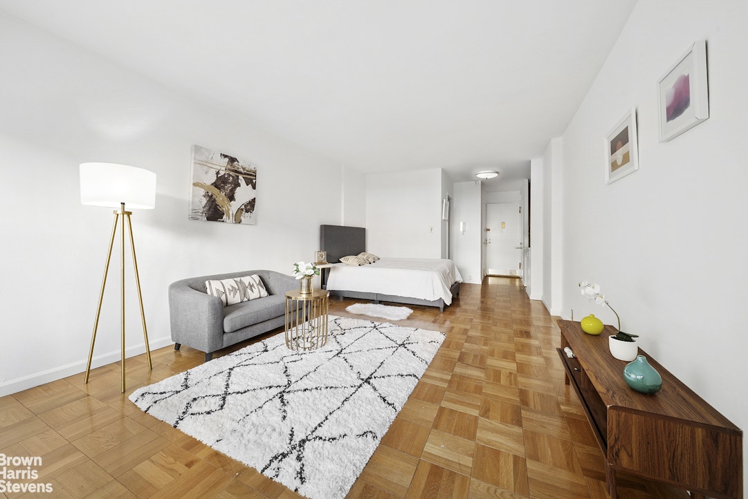 240 East 76th Street, Unit 1U Manhattan, NY 10021 - Photo 4 of 8