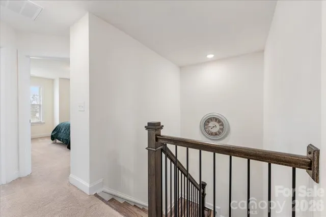 a view of entryway with livingroom