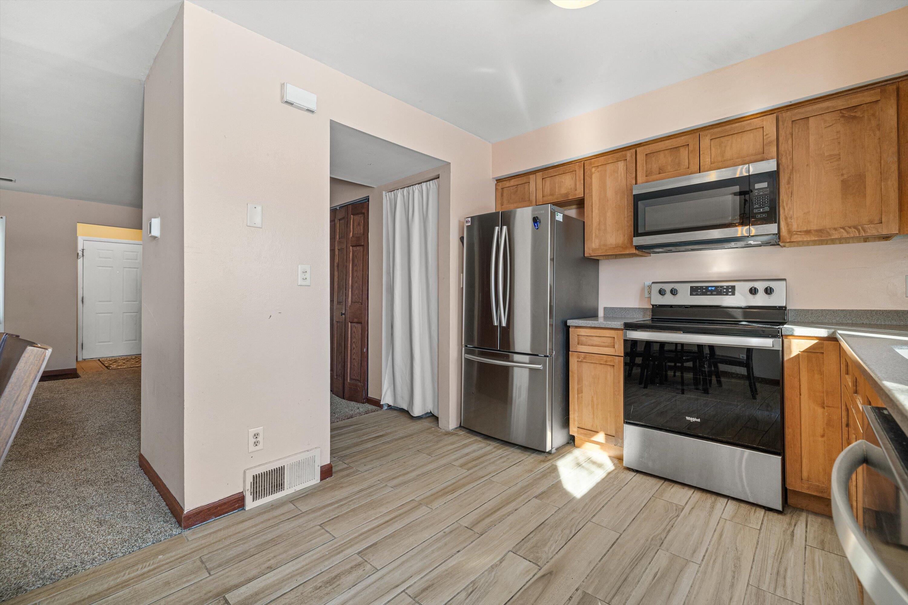 1523 Grandview Court, Unit 4 Dover, WI 53139 - Photo 24 of 32 24-IMG_6010