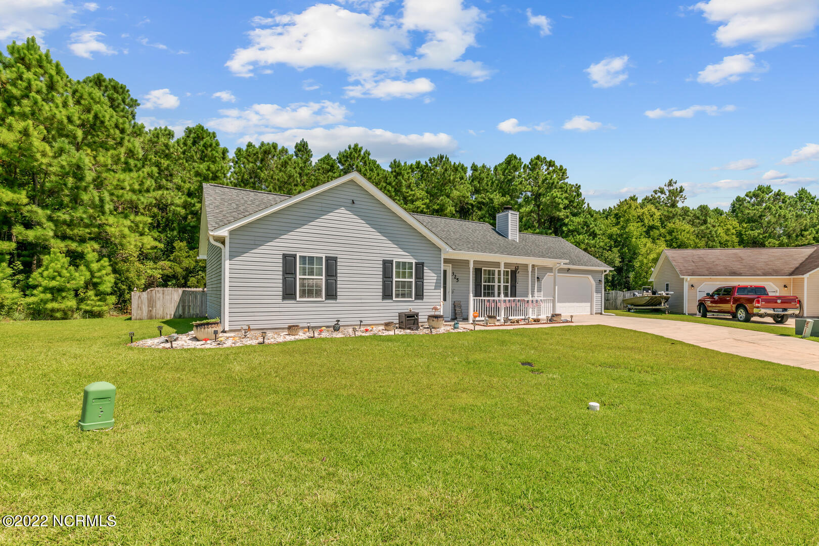 325 Top Knot Road Hubert, NC 28539 - Photo 3 of 30 3