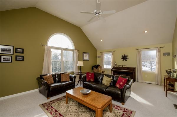 6 Nixon Road Hudson, MA 01749 - Photo 3 of 15 Gallery Image 3