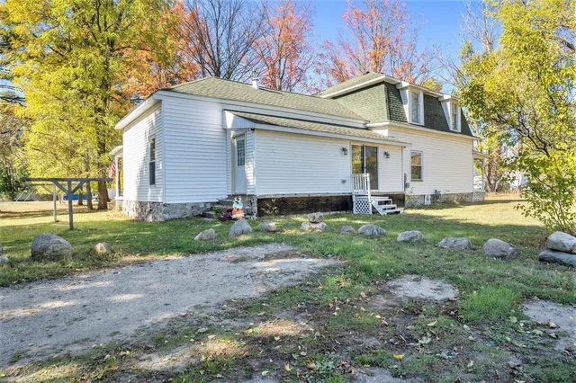 $196,800 | 106 East 5th Street, Hersey, MI 49639