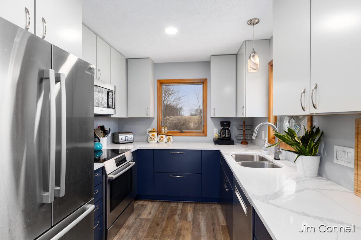 270 14 Mile Road Northwest Sparta, MI 49345 - Photo 6 of 37 IMG_1004