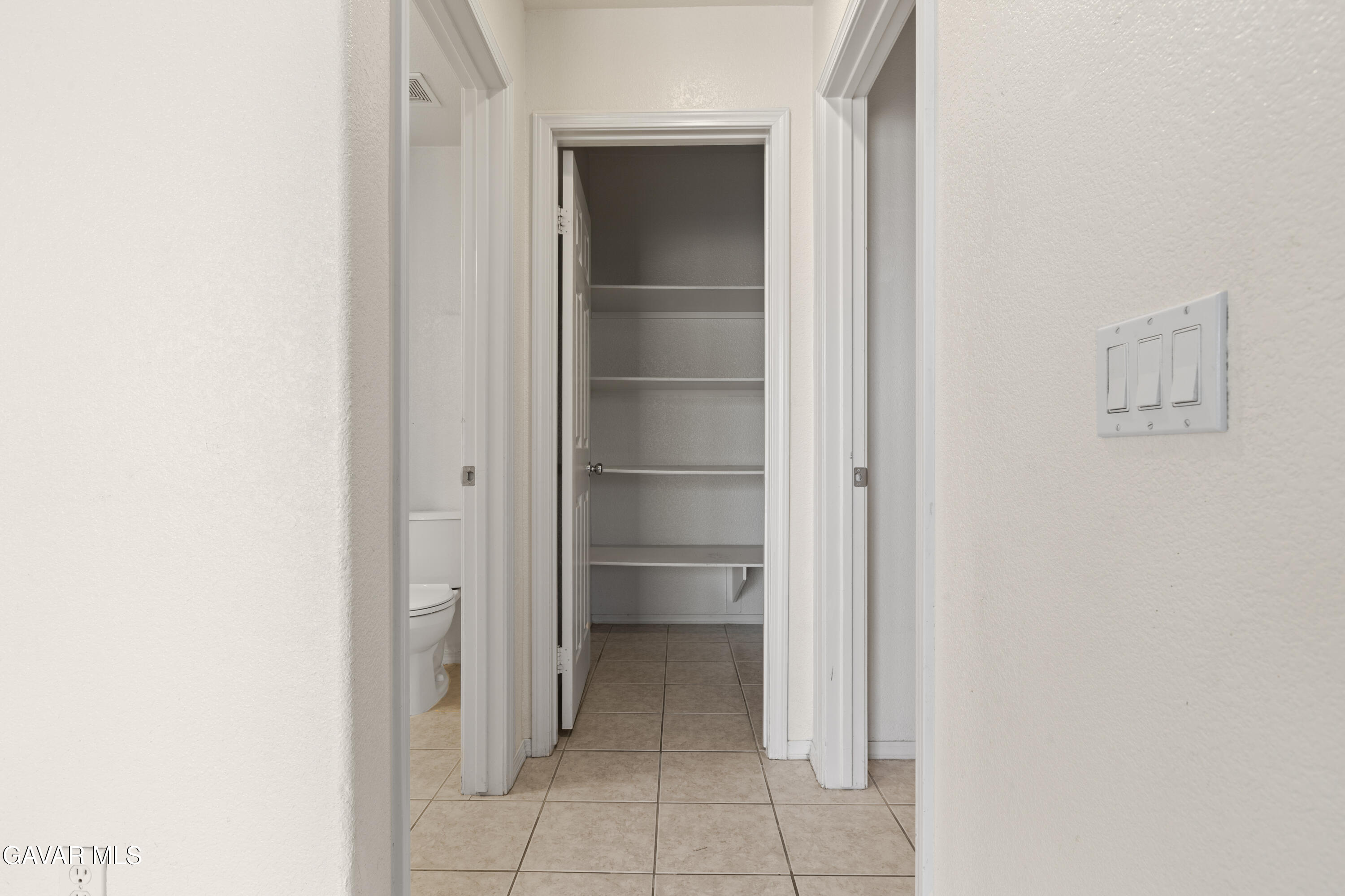 37515 Ruby Red Lane Palmdale, CA 93551 - Photo 3 of 23 pantry