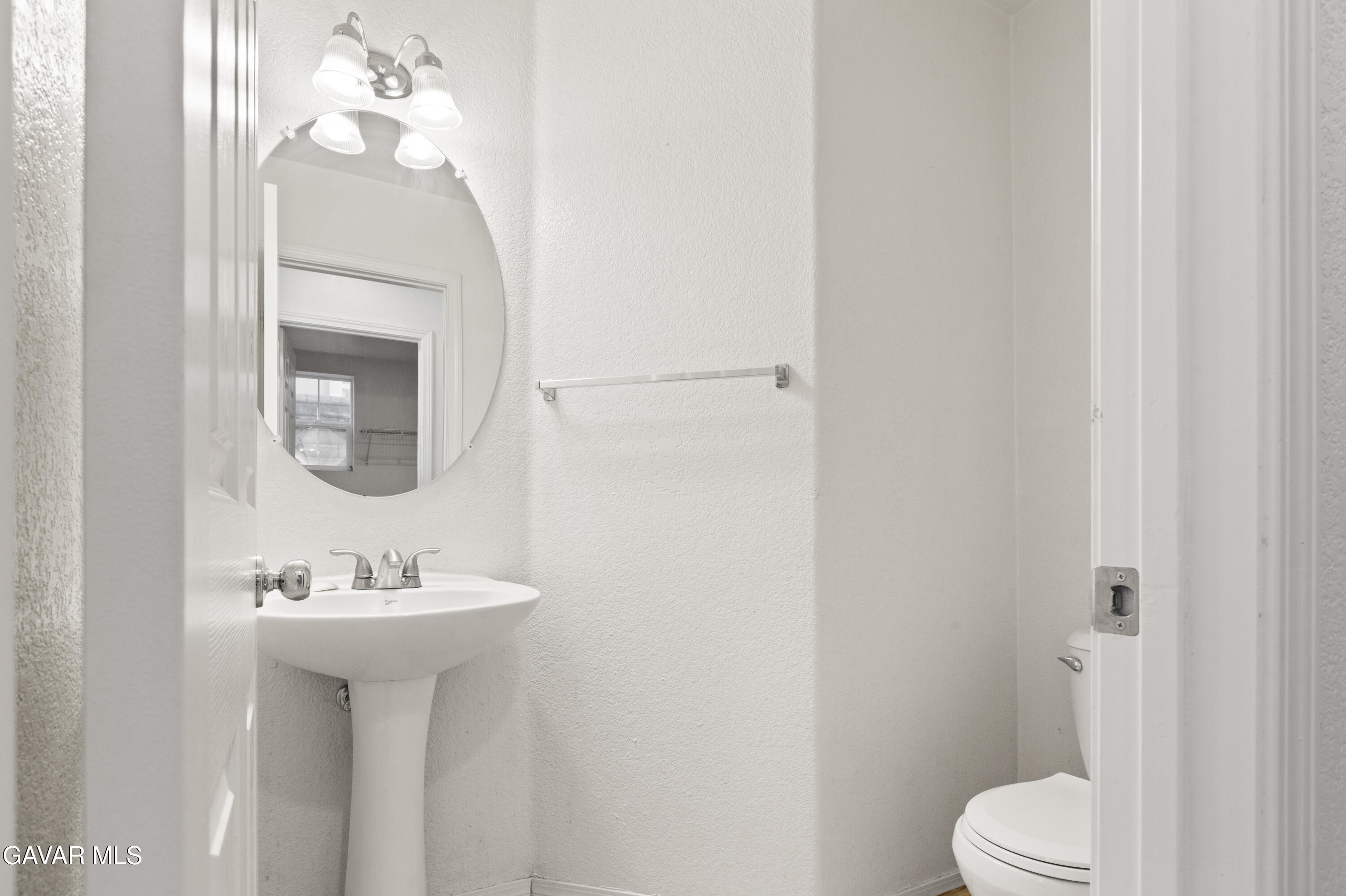 37515 Ruby Red Lane Palmdale, CA 93551 - Photo 4 of 23 powder room