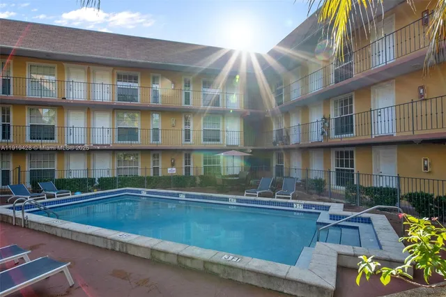 $2,400 | 3245 Virginia Street, Unit 56, Miami, FL 33133