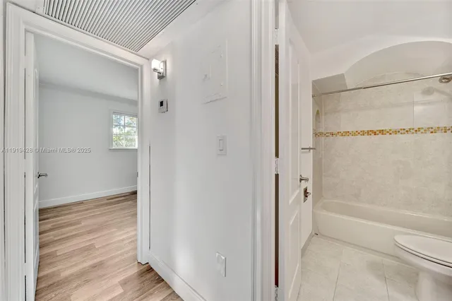 $2,400 | 3245 Virginia Street, Unit 56, Miami, FL 33133