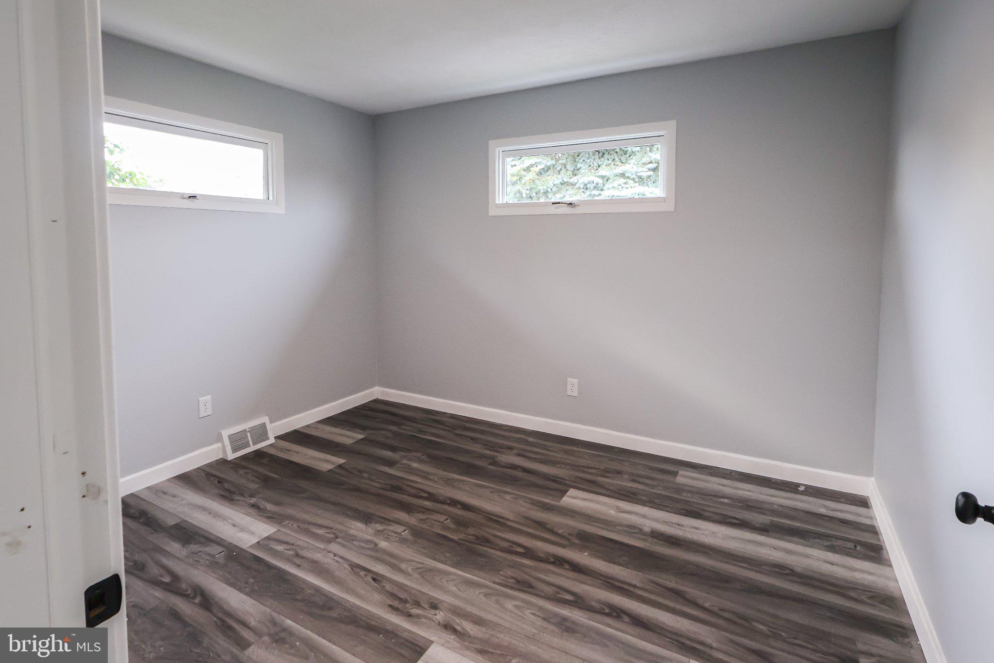 211 11th Street Monaca, PA 15061 - Photo 6 of 18 Gallery Image 6