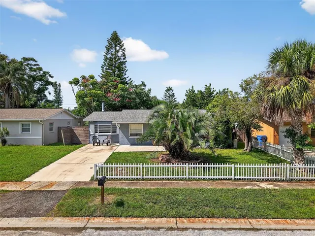 $2,400 | 11119 Temple Avenue, Seminole, FL 33772