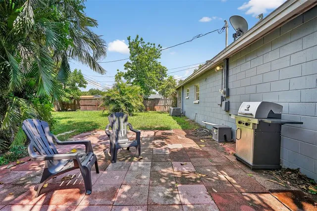 $2,400 | 11119 Temple Avenue, Seminole, FL 33772