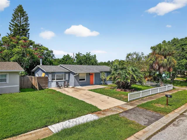 $2,400 | 11119 Temple Avenue, Seminole, FL 33772