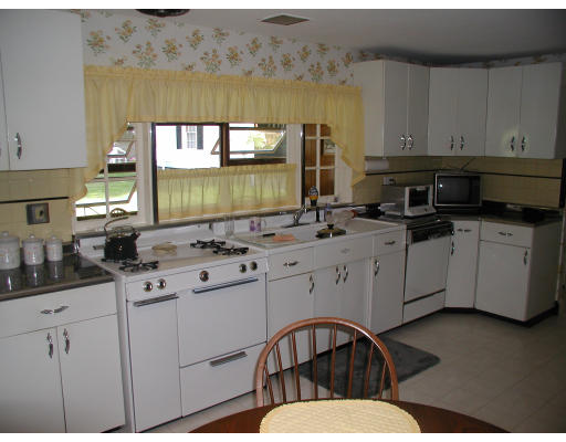 25 Badger Road Medford, MA 02155 - Photo 12 of 23 Gallery Image 12