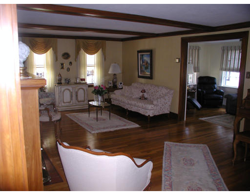 25 Badger Road Medford, MA 02155 - Photo 3 of 23 Gallery Image 3