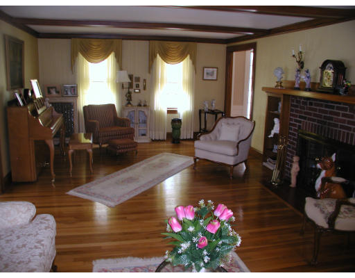 25 Badger Road Medford, MA 02155 - Photo 4 of 23 Gallery Image 4