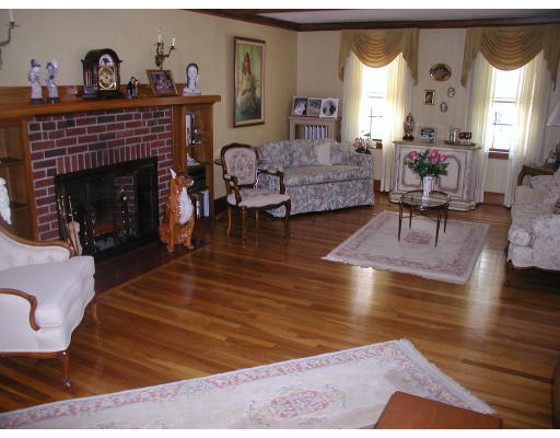 25 Badger Road Medford, MA 02155 - Photo 7 of 23 Gallery Image 7
