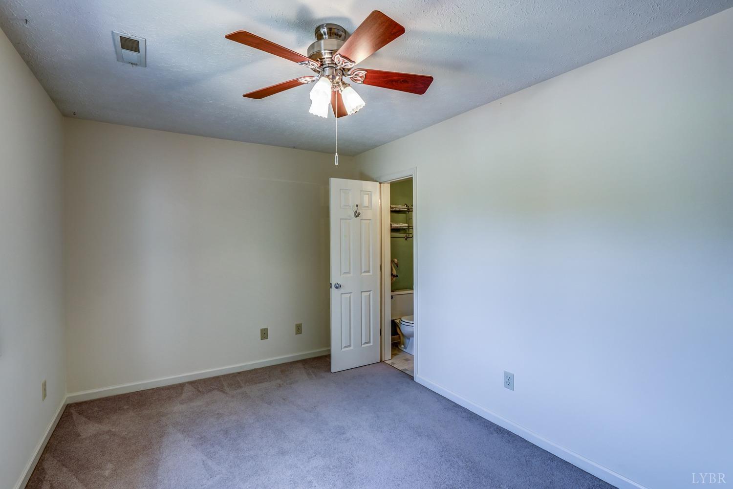 463 Oak Point Road Forest, VA 24551 - Photo 34 of 62 Gallery Image 34