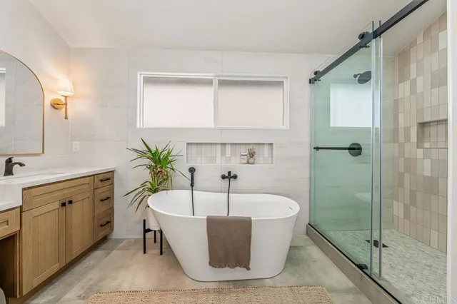 $2,295,000 | 4860 Park Drive, Carlsbad, CA 92008