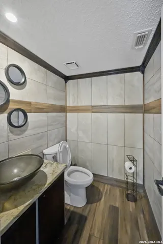 $2,000 | 5702 Allbrook, San Antonio, TX 78244