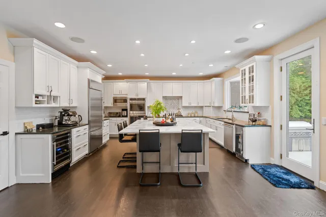 $3,450,000 | 20 Stonewall Circle, West Harrison, NY 10604