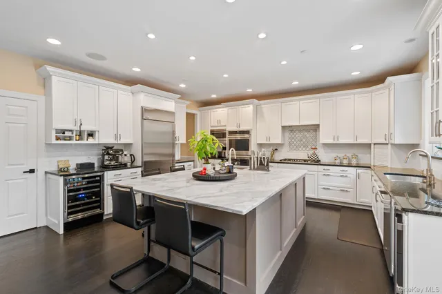 $3,450,000 | 20 Stonewall Circle, West Harrison, NY 10604