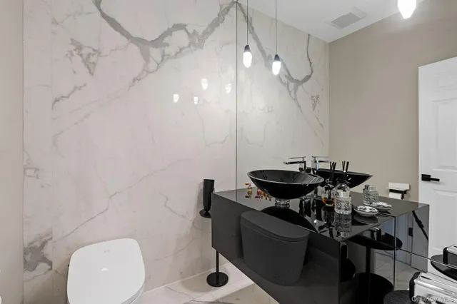 $3,450,000 | 20 Stonewall Circle, West Harrison, NY 10604