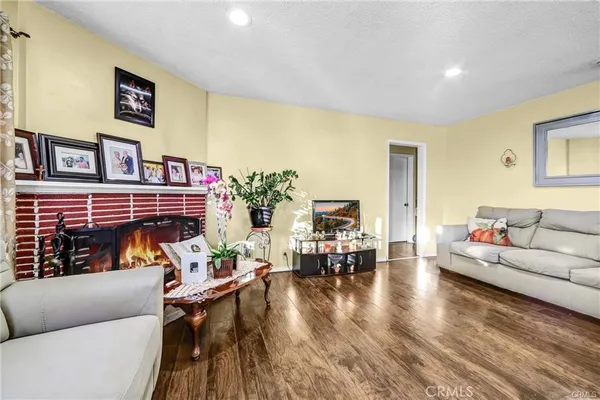 $1,199,997 | 1380-1382 Glen Avenue, Pasadena, CA 91103