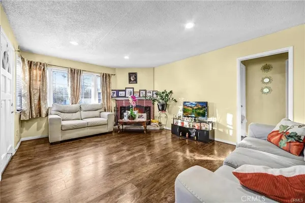 $1,199,997 | 1380-1382 Glen Avenue, Pasadena, CA 91103
