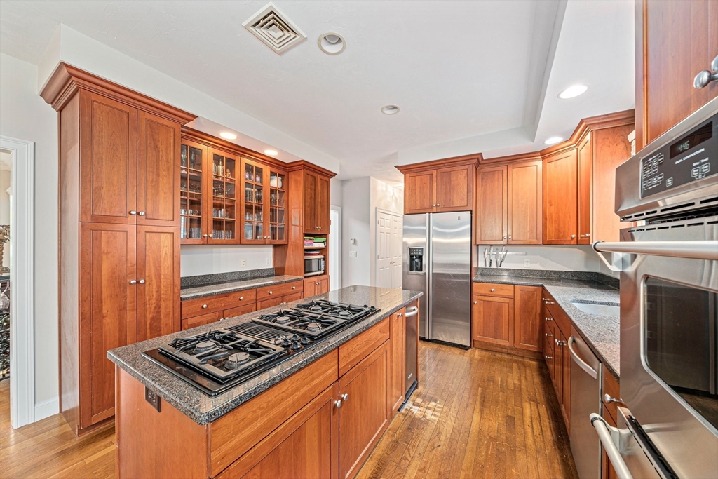 57 Bates Way Hanover, MA 02339 - Photo 4 of 42 Gallery Image 4