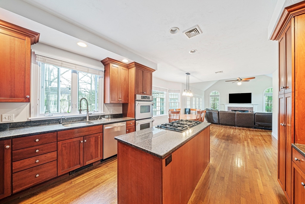 57 Bates Way Hanover, MA 02339 - Photo 6 of 42 Gallery Image 6