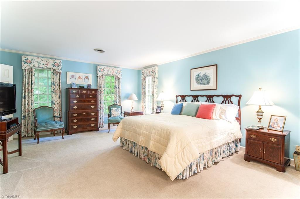 1324 Robinhood Road High Point, NC 27262 - Photo 22 of 30 Gallery Image 22
