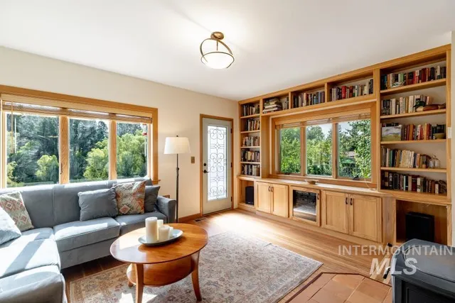 $455,000 | 1031 Spring Valley Road, Troy, ID 83871