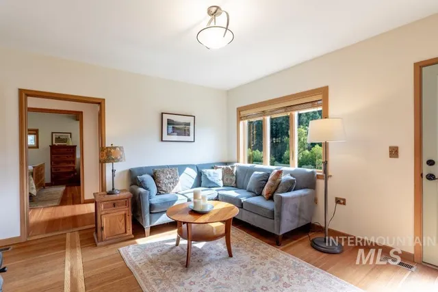 $455,000 | 1031 Spring Valley Road, Troy, ID 83871