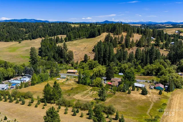 $455,000 | 1031 Spring Valley Road, Troy, ID 83871