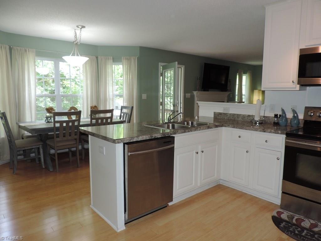 321 Ridgeland Drive High Point, NC 27262 - Photo 11 of 27 Gallery Image 11