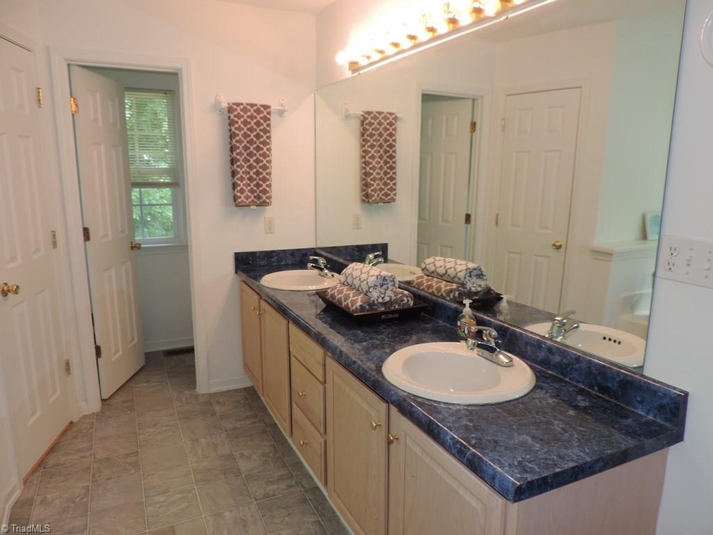 321 Ridgeland Drive High Point, NC 27262 - Photo 16 of 27 Gallery Image 16