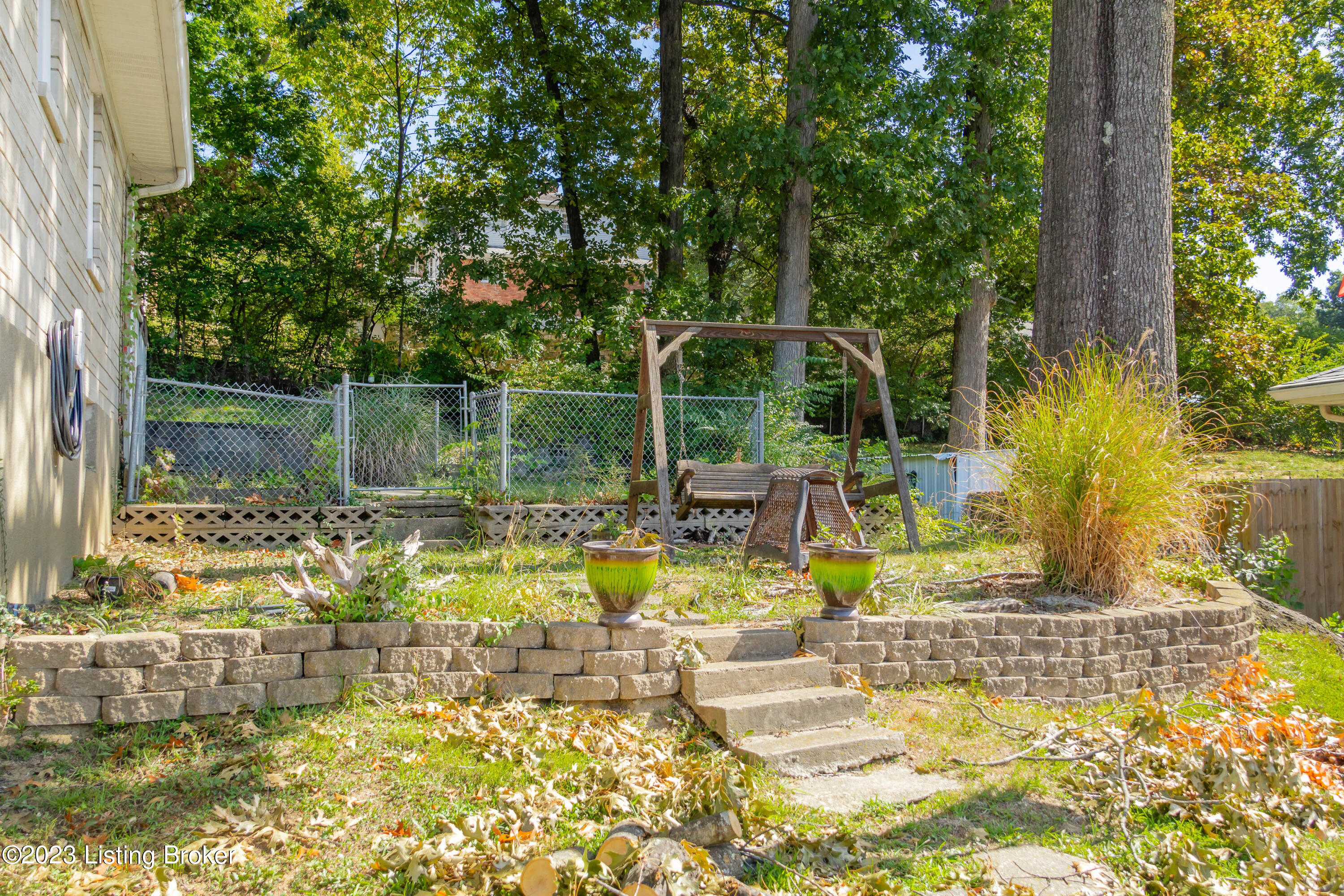 5343 New Cut Road Louisville, KY 40214 - Photo 9 of 32 Peaceful