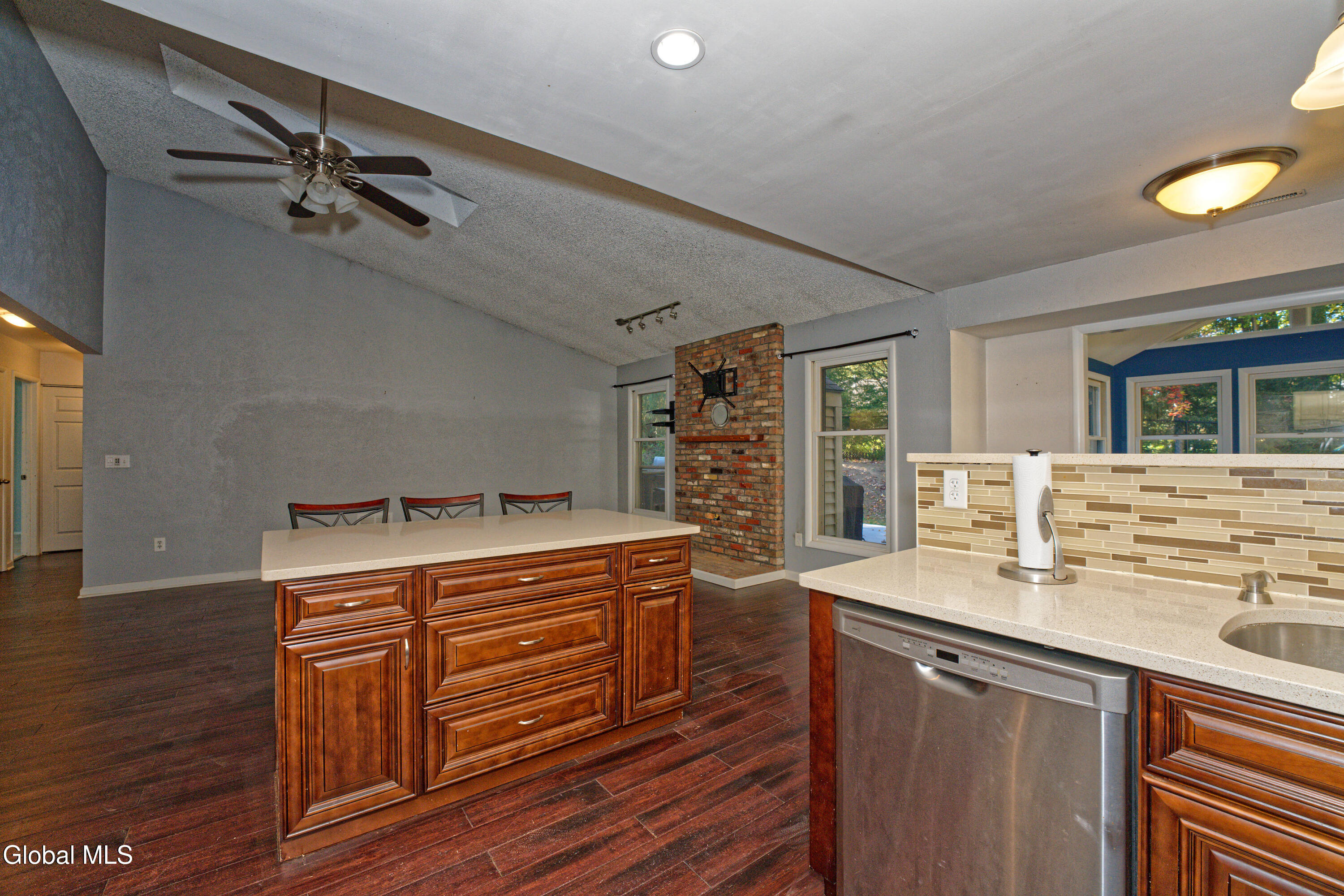 638 Top Ridge Drive Guilderland, NY 12203 - Photo 12 of 31 3 Kitchen 4
