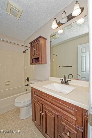 $2,650 | 638 Top Ridge Drive, Guilderland, NY 12203