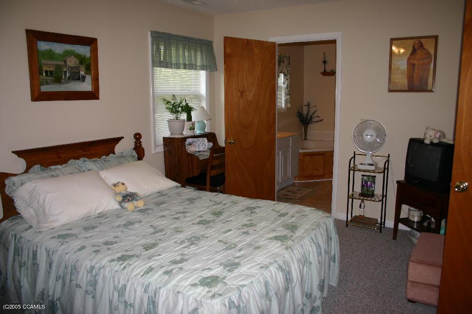 3306 Old Gate Road Morehead City, NC 28557 - Photo 9 of 15 PRINCIPAL BEDROOM