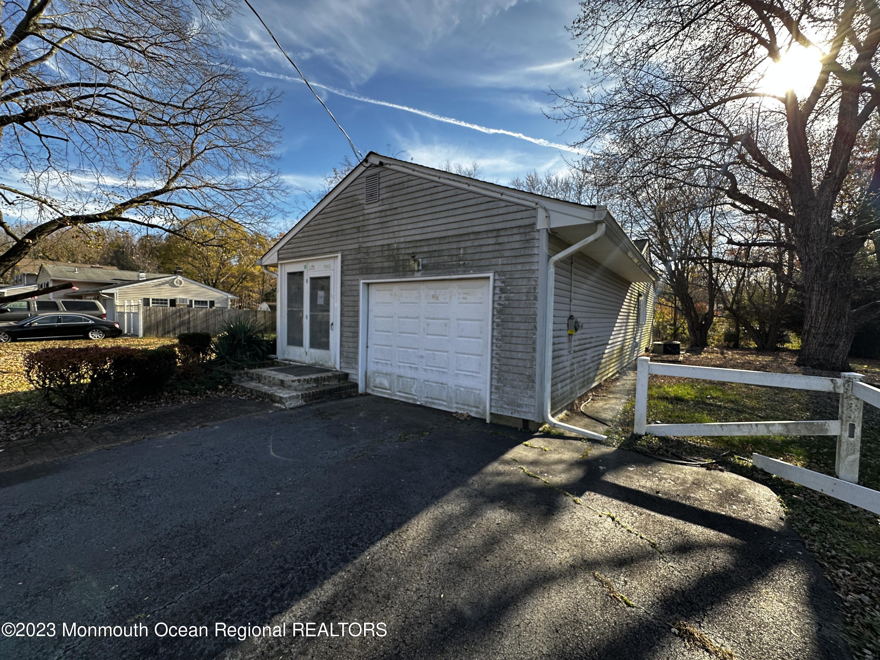 60 Brooktree Road East Windsor, NJ 08520 - Photo 2 of 19 Photo Nov 20 2023, 1 13 23 PM