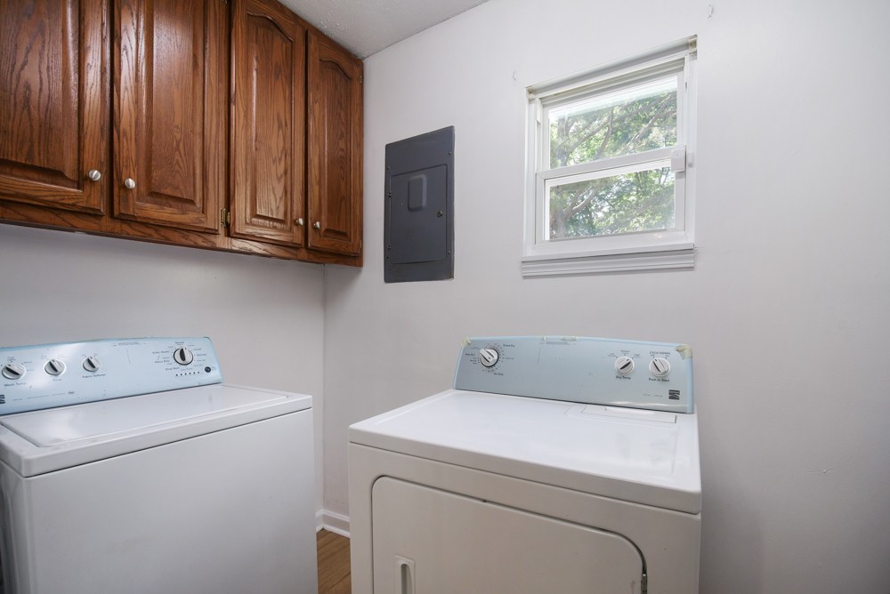 156 Vantrease Lane Gallatin, TN 37066 - Photo 12 of 37 a utility room with dryer and washer