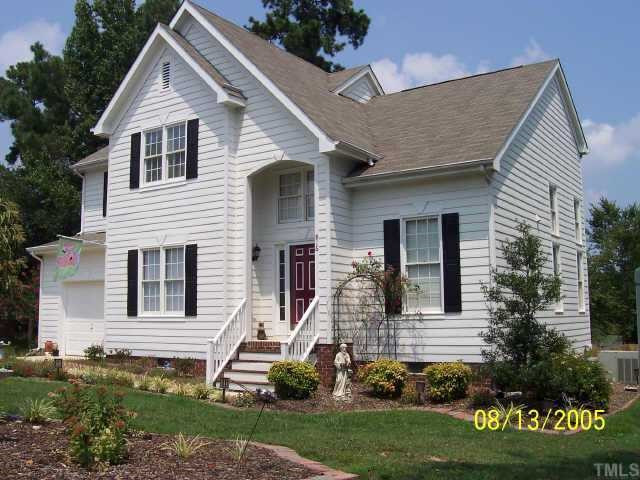 This home has it all, beautiful flooring, beautiful wall color and upgraded lighting, wonderful fenced back yard, tons of landscaping in the front and back. Tons of upgrades, must see this home in person. Home is spotless, looks brand brand new. Exterior Front