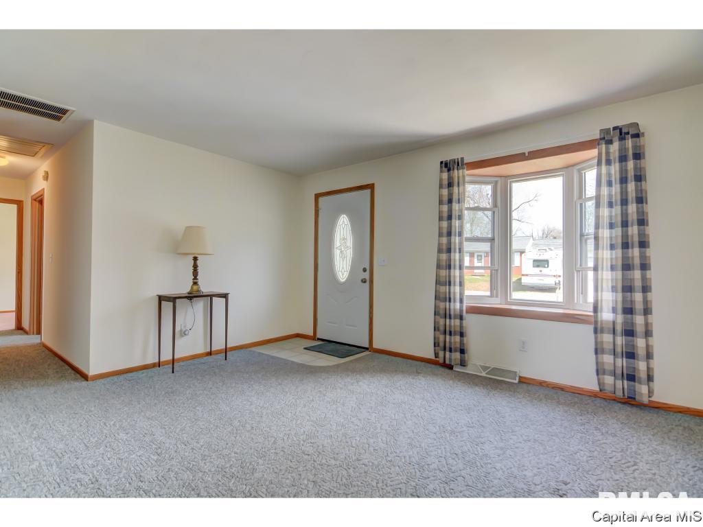 301 Water Street Rochester, IL 62563 - Photo 4 of 32