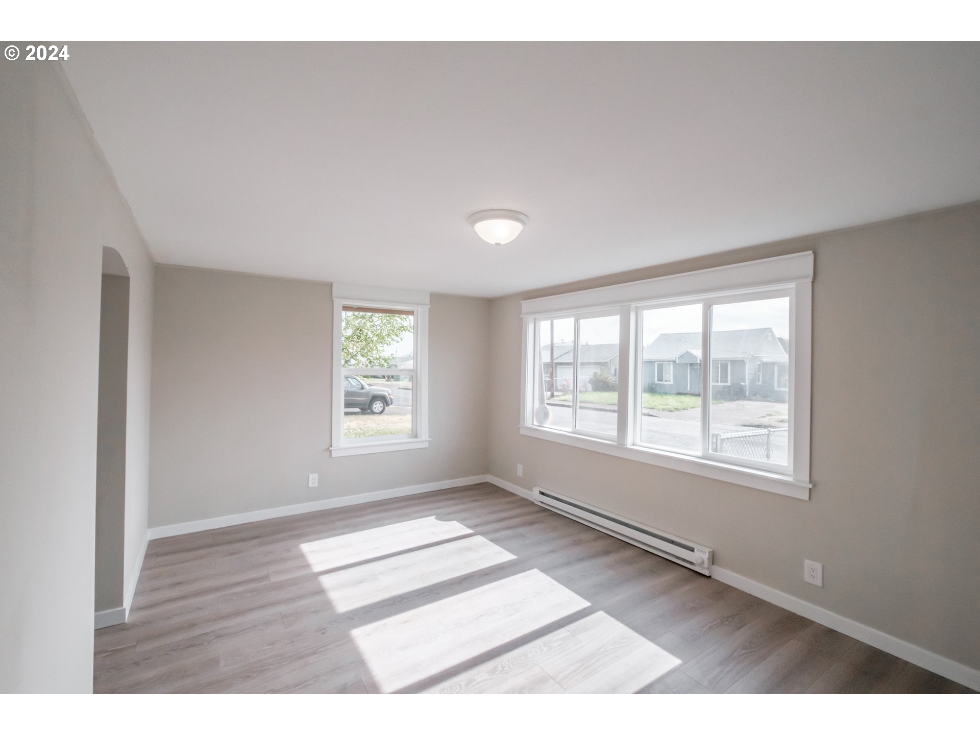 420 South 37th Street Springfield, OR 97478 - Photo 31 of 45 a view of an empty room with a window